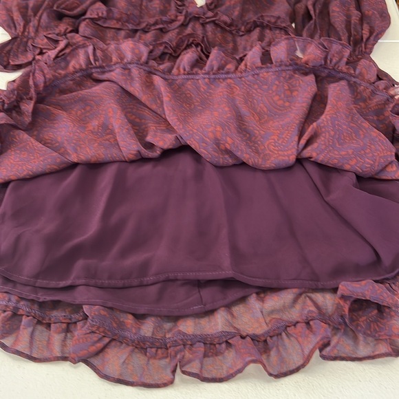 VICI Georgie Ruffle Tiered Mini Dress Deep V Purple Print Open Back NWT Sz S - Picture 13 of 13